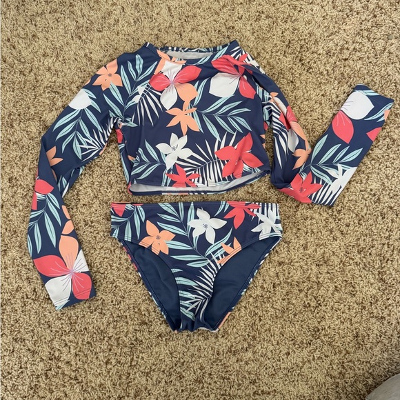 ROXY Roxy Girl's Love Confirmation Long Sleeve Rashguard Set (Big Kids) - Picture 2 of 4